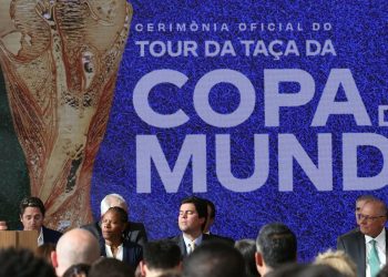 Lula sanciona lei da Copa do Mundo Feminina e reconhece pioneiras